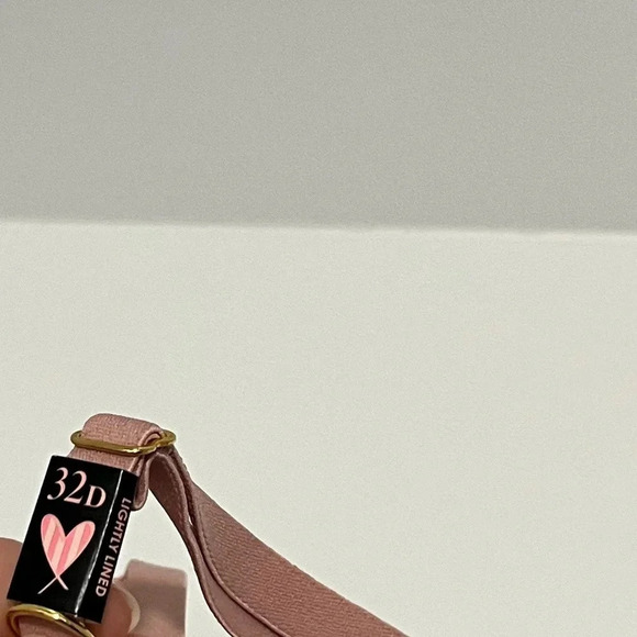 Victoria’ Secret Incredible blush Bra lightly lined Size 32 D NWT womens - Picture 8 of 8